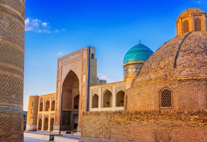 Ruta por Uzbekistán: cómo encajar Bujará y el Complejo Poi Kalon en un itinerario de la Ruta de la Seda