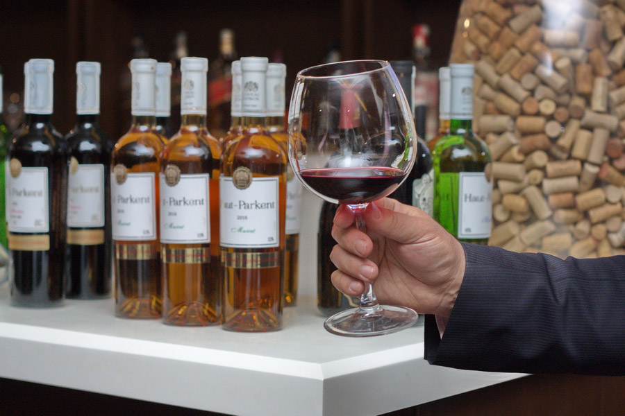 Alcohol en Uzbekistán: por qué elegir cerveza y vino local para ahorrar