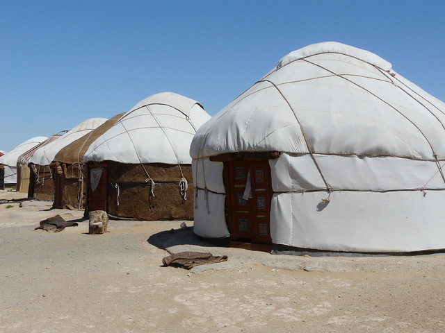 Lago Aidarkul y Nurata (Uzbekistán): dormir en yurta, desierto y cielos estrellados