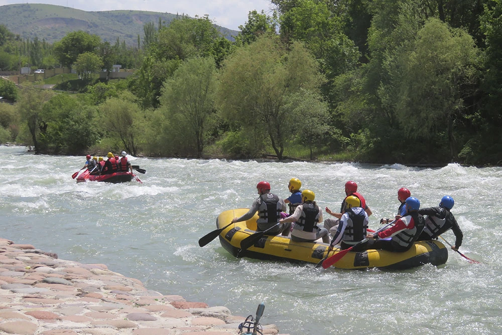 Rafting in mountain rivers in Uzbekistan